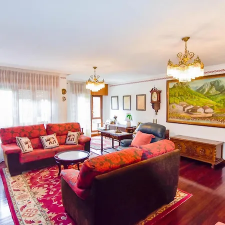 Casa Espaciosa Ideal Para Celebraciones Holiday home Santander